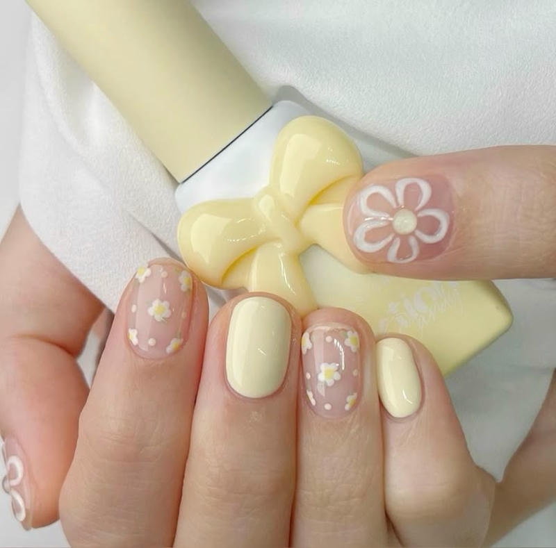 nail vẽ hoa đào xinh