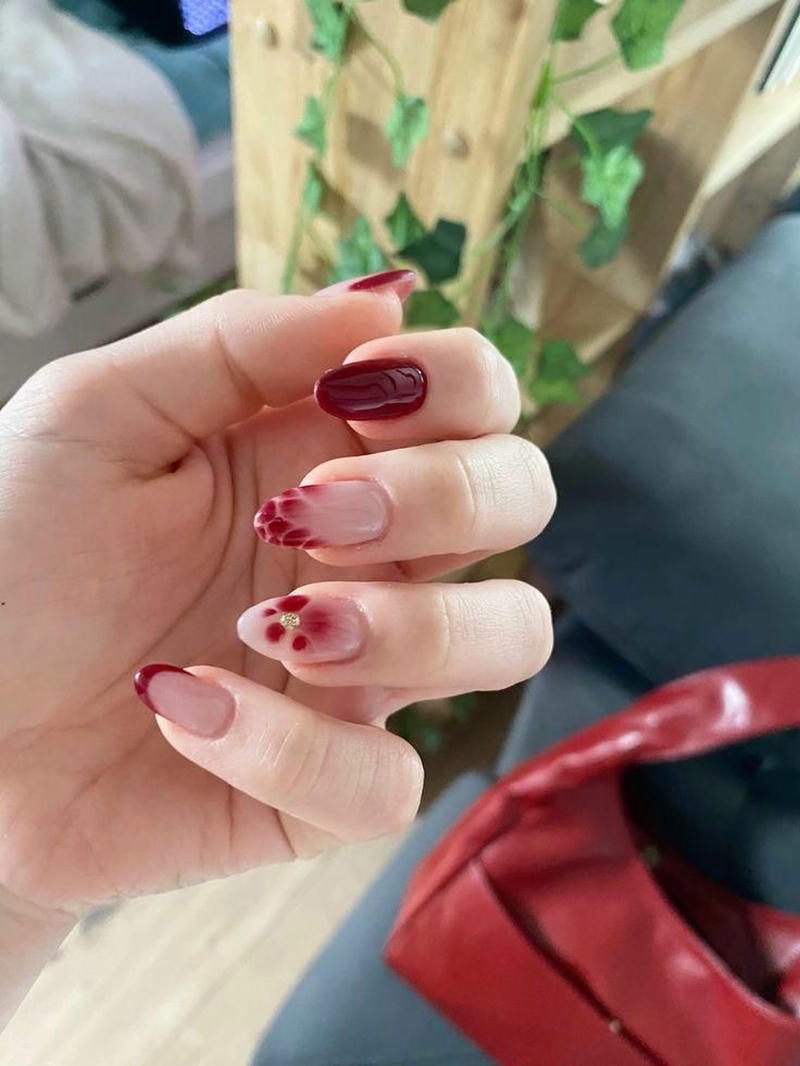 nail vẽ hoa hàng ngày