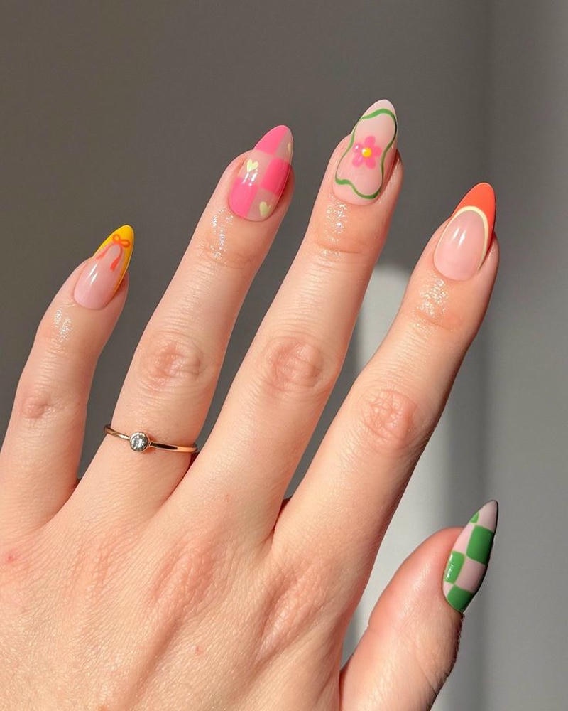 nail vẽ hoa hồng đỏ