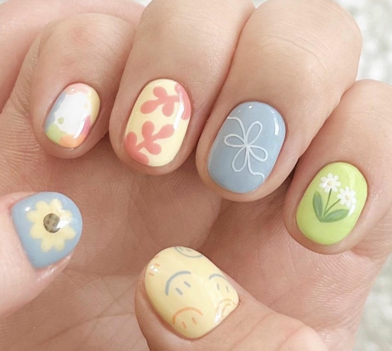 nail vẽ hoa kim tuyến