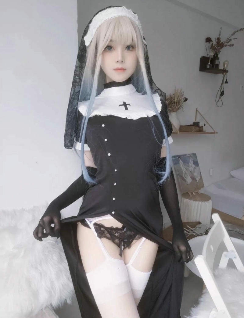 ảnh cosplay nữ tu hàng ngon