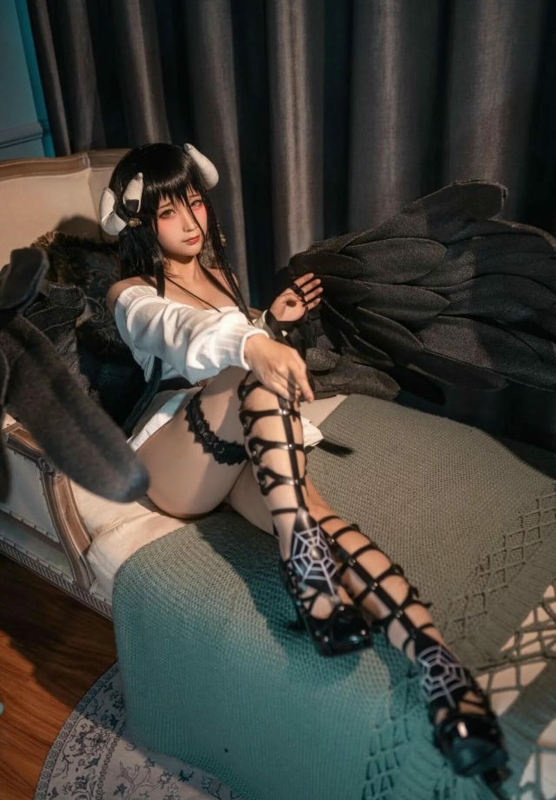 cosplay albedo mời gọi
