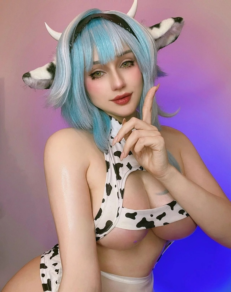cosplay bò sữa gợi dục