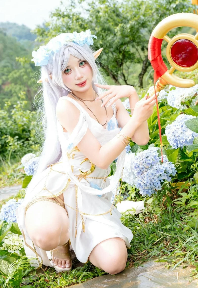 cosplay frieren xinh xỉu