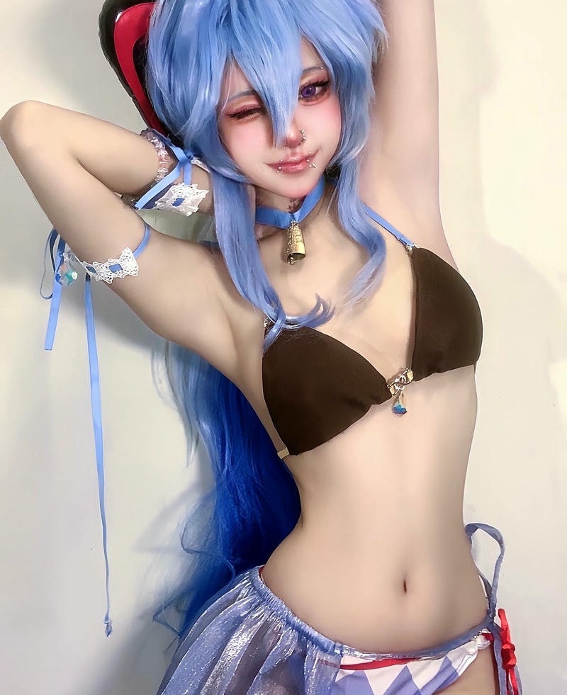 cosplay ganyu khoe hàng