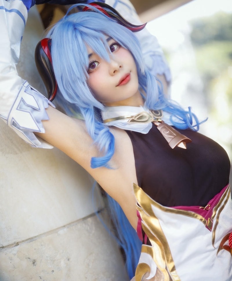 cosplay ganyu vú lớn