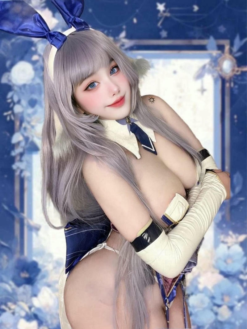 cosplay nhật khoe ngực