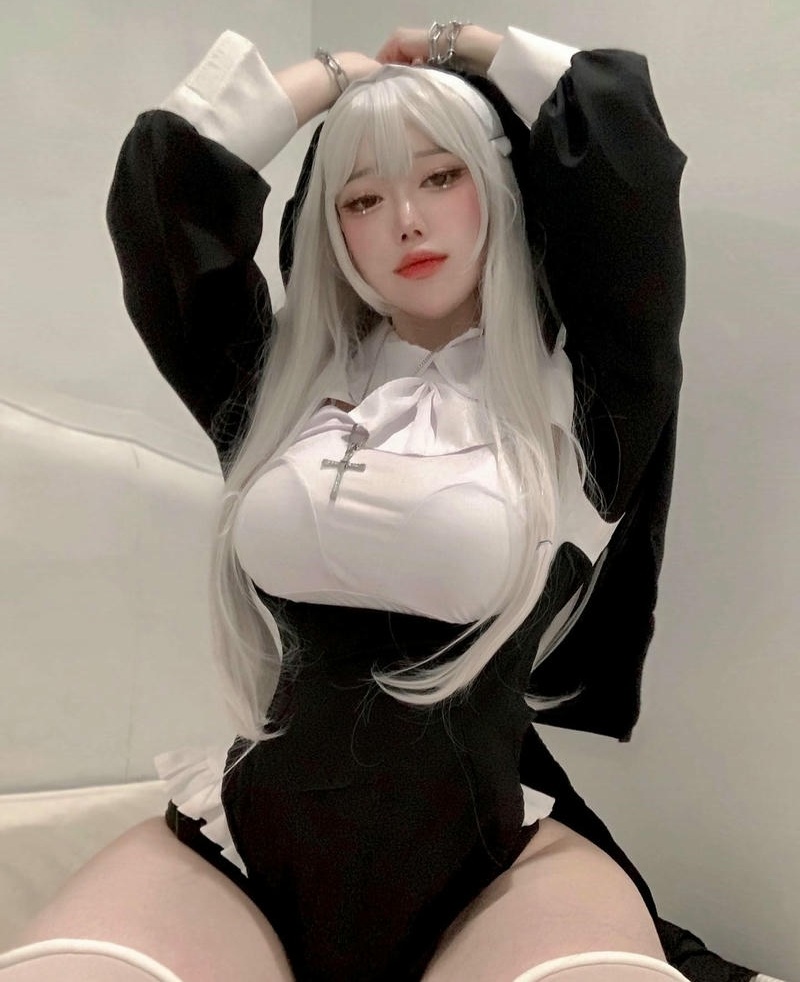 cosplay nữ tu dễ thương